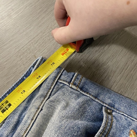 Driftwood Gizelle Boho Embroidered Floral Jeans Size 27 Light Wash Tapered Leg - Picture 7 of 10